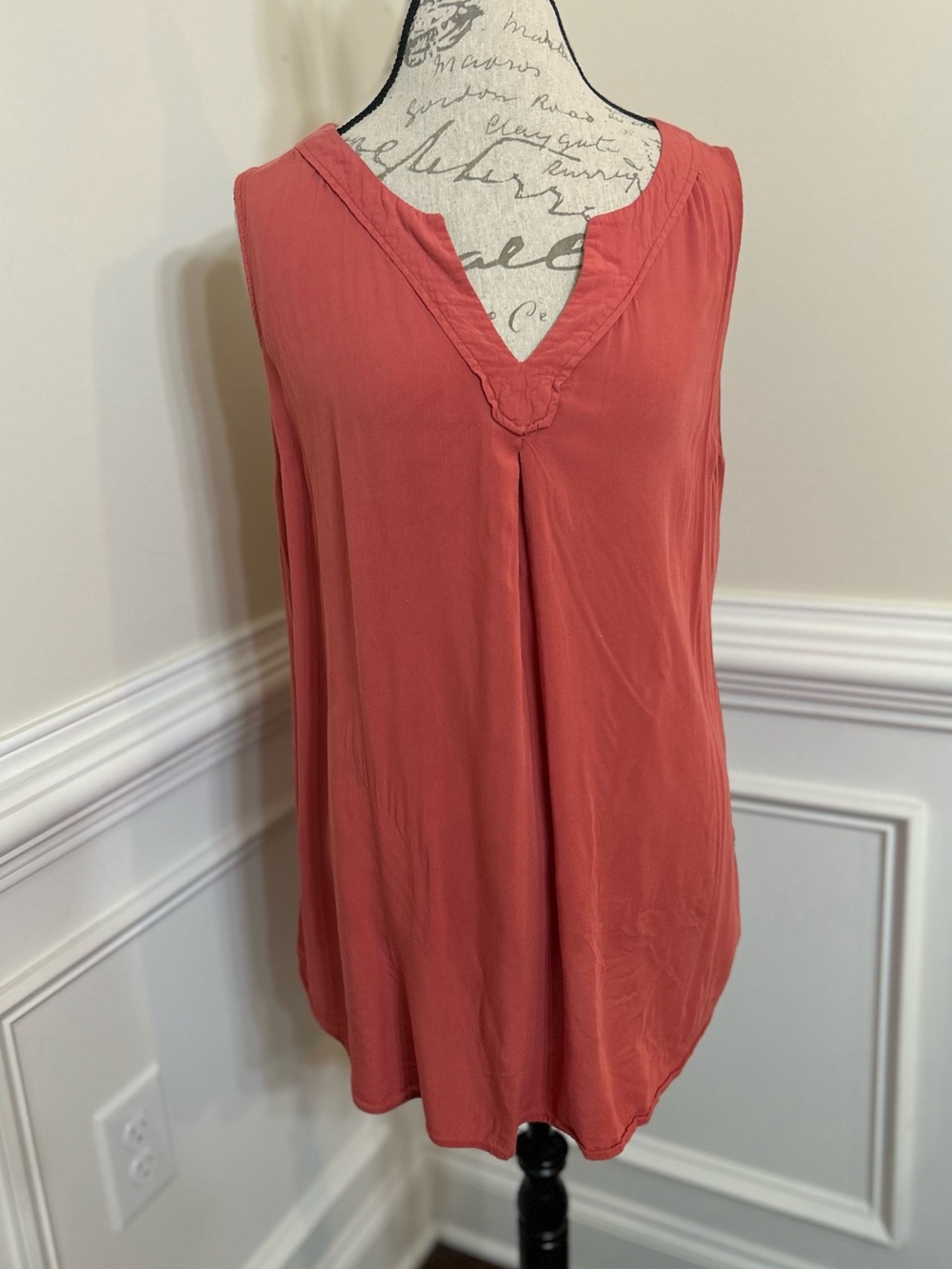 Old Navy Coral V-Neck Maternity Sleeveless Tank Top